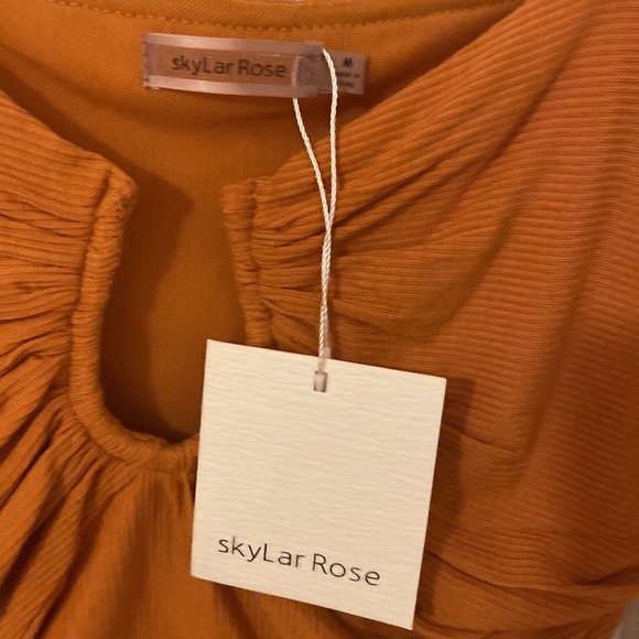 Skylar Rose Puff Shoulder Bodysuit Sz M, New with Tags - Picture 7 of 15